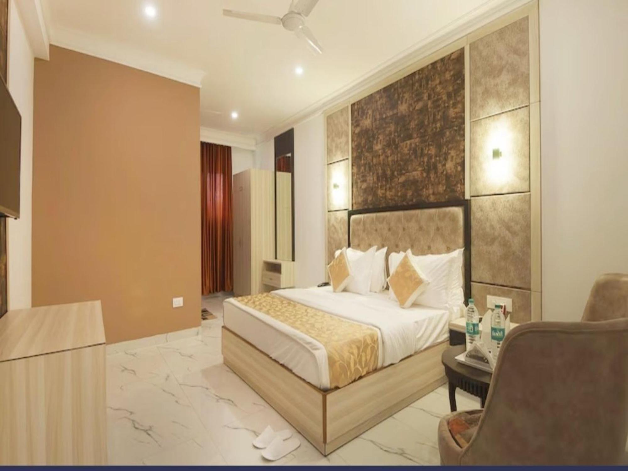 The Almora Residency - Complimentary Airport Trasnfer Hotel New Delhi Eksteriør billede