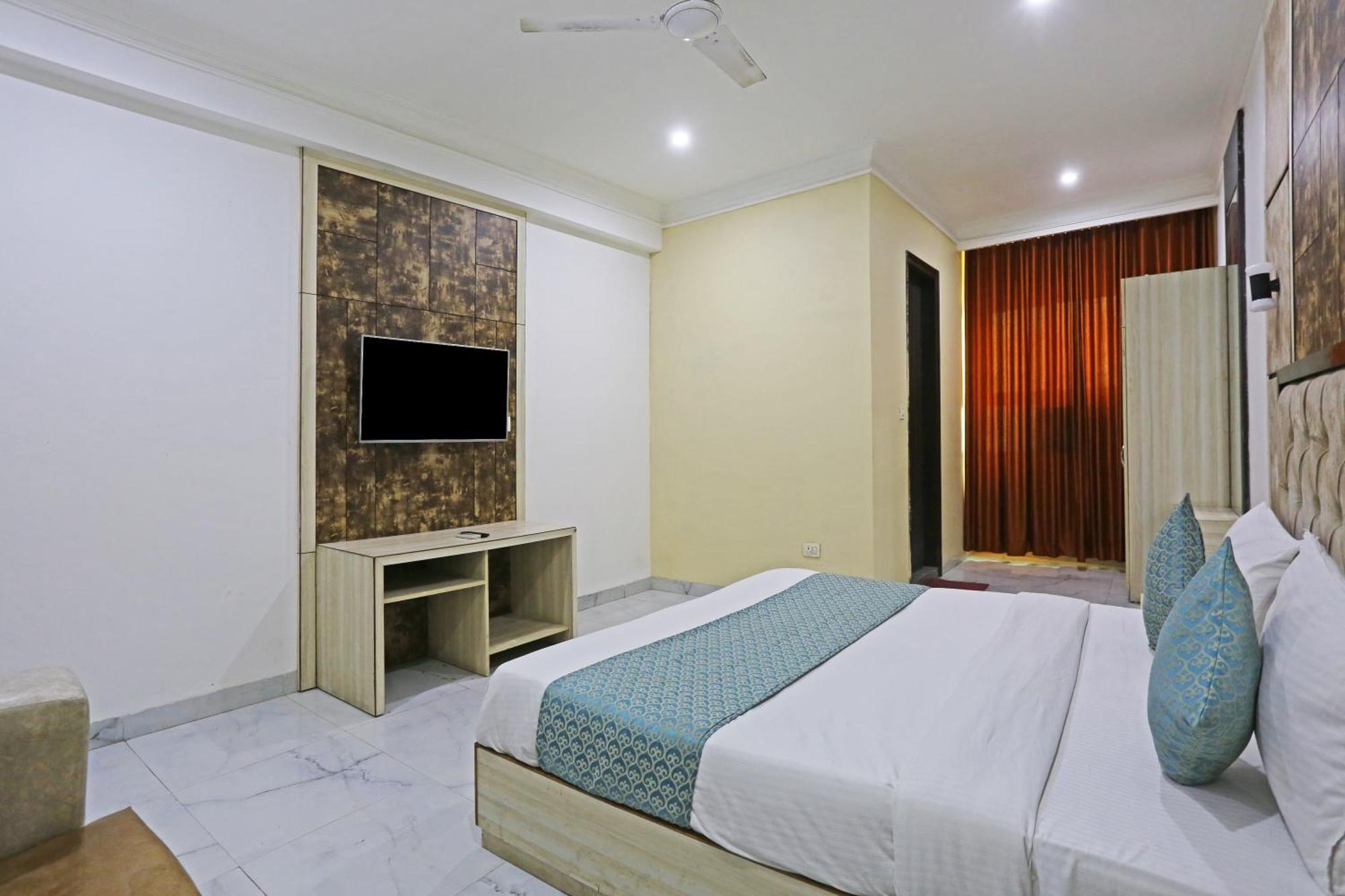 The Almora Residency - Complimentary Airport Trasnfer Hotel New Delhi Eksteriør billede