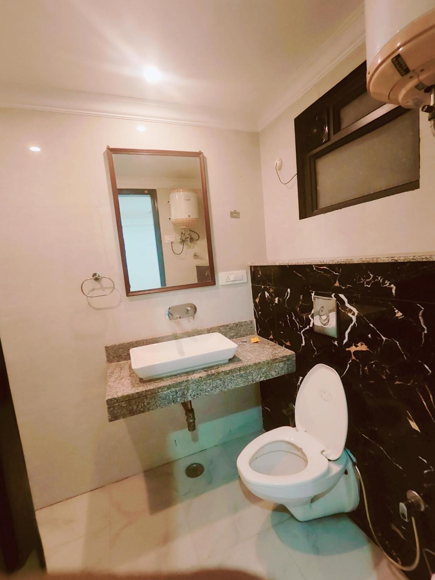 The Almora Residency - Complimentary Airport Trasnfer Hotel New Delhi Eksteriør billede