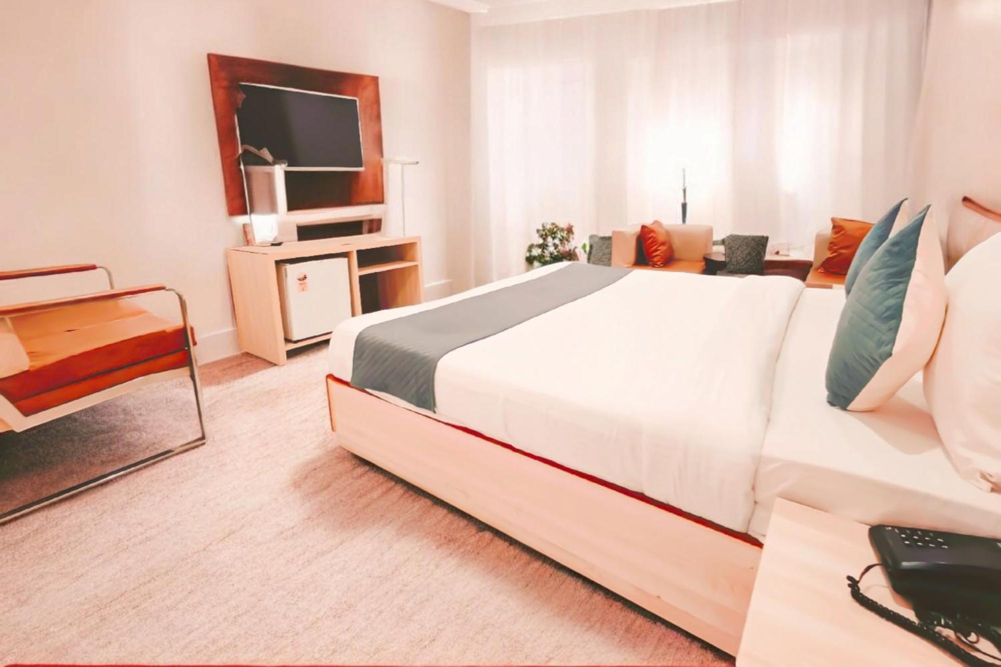 The Almora Residency - Complimentary Airport Trasnfer Hotel New Delhi Eksteriør billede