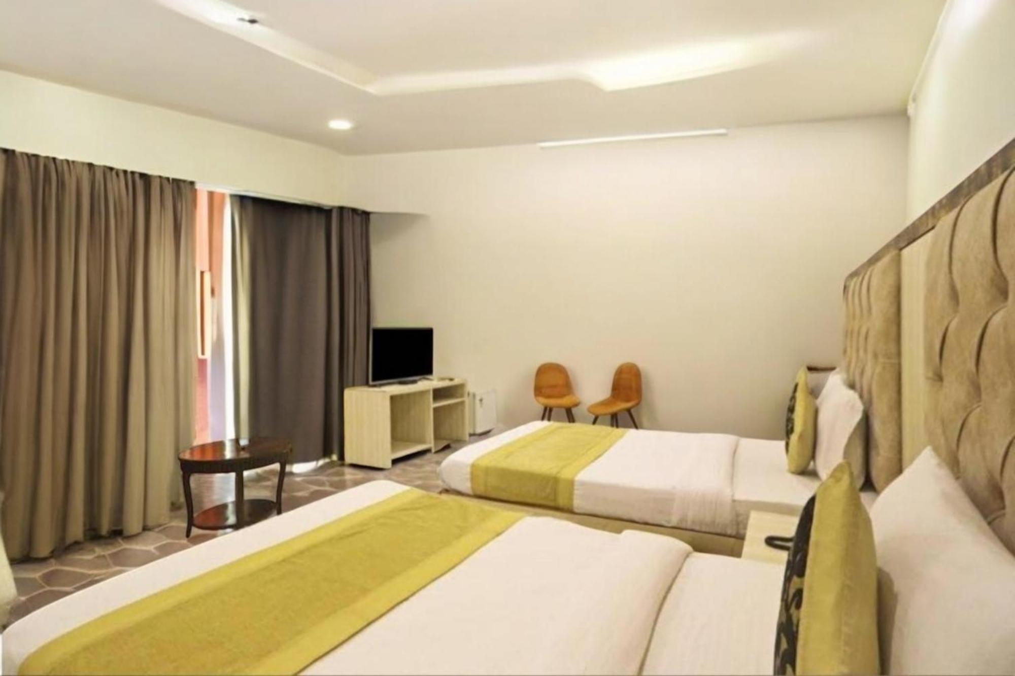 The Almora Residency - Complimentary Airport Trasnfer Hotel New Delhi Eksteriør billede