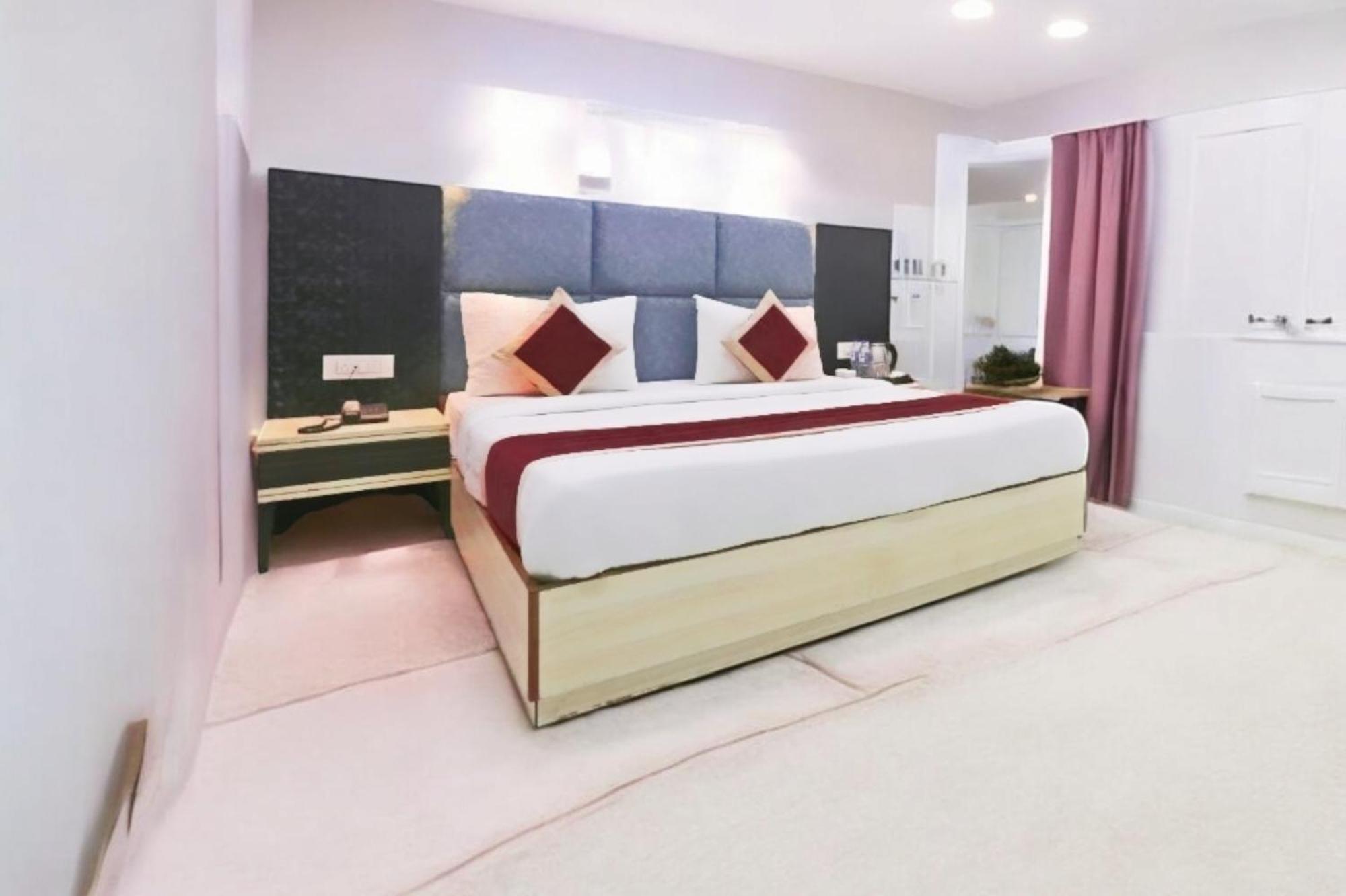 The Almora Residency - Complimentary Airport Trasnfer Hotel New Delhi Eksteriør billede