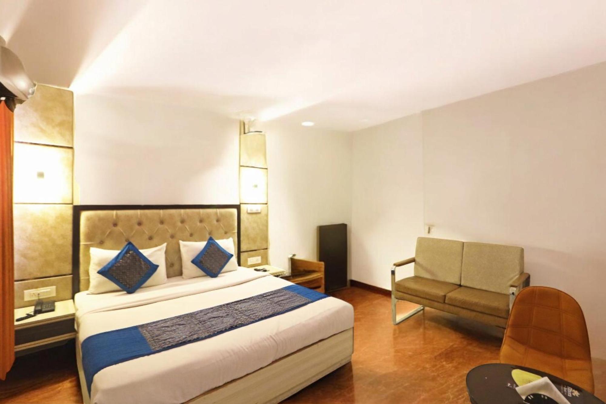 The Almora Residency - Complimentary Airport Trasnfer Hotel New Delhi Eksteriør billede